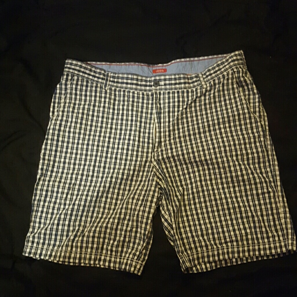 Izod mens plaid shorts size 42